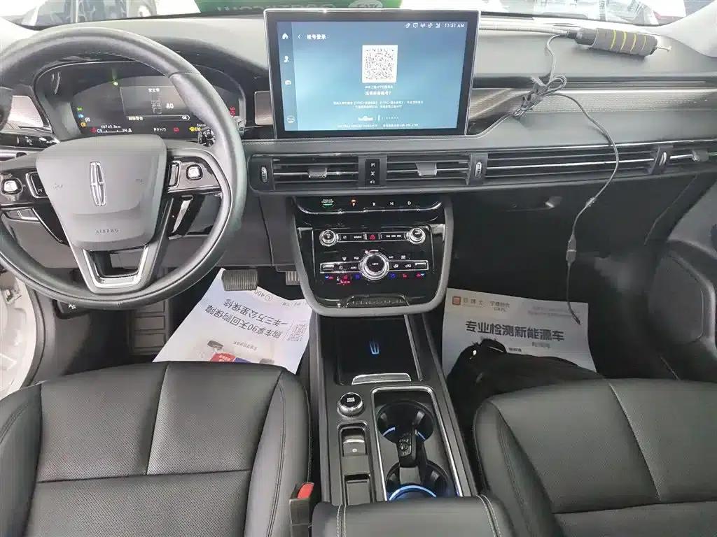 2022 Toyota Adventurer Facelift 2.0T 2WD Premium Edition — миниатюра 9