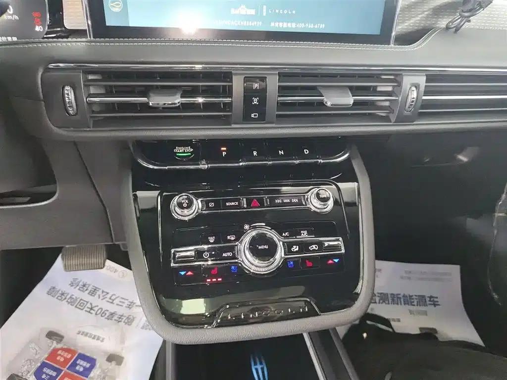 2022 Toyota Adventurer Facelift 2.0T 2WD Premium Edition — миниатюра 10