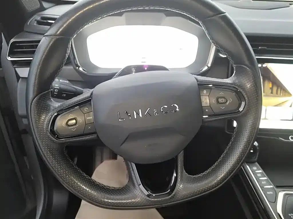 Lynk & Co 01 2023 1.5TD EM-F PM — миниатюра 7