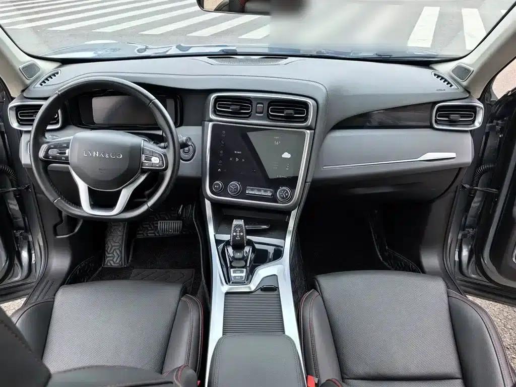 Lynk & Co 01 2019 2.0T 2WD Pro Edition (China VI Emission Standard) — миниатюра 12