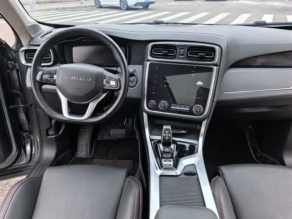 Lynk & Co 01 2019 2.0T 2WD Pro Edition (China VI Emission Standard) — миниатюра 3
