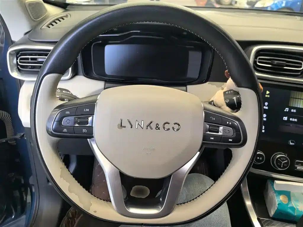 Lynk & Co 01 2017 2.0T 2WD Pro Edition — миниатюра 11
