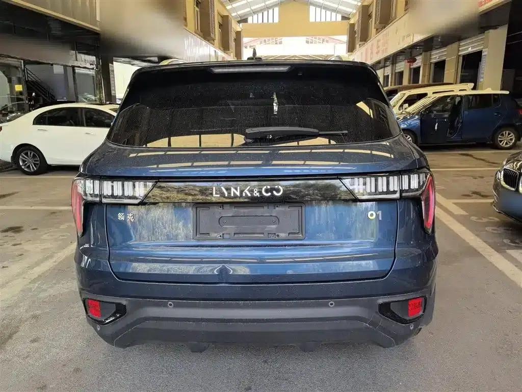 Lynk & Co 01 2017 2.0T 2WD Pro Edition — миниатюра 6