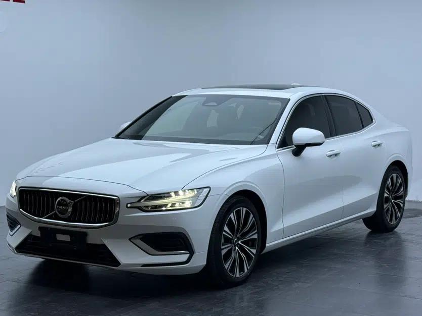 Volvo S60 2023 B4 Zhiyuan Luxury Edition — миниатюра 1