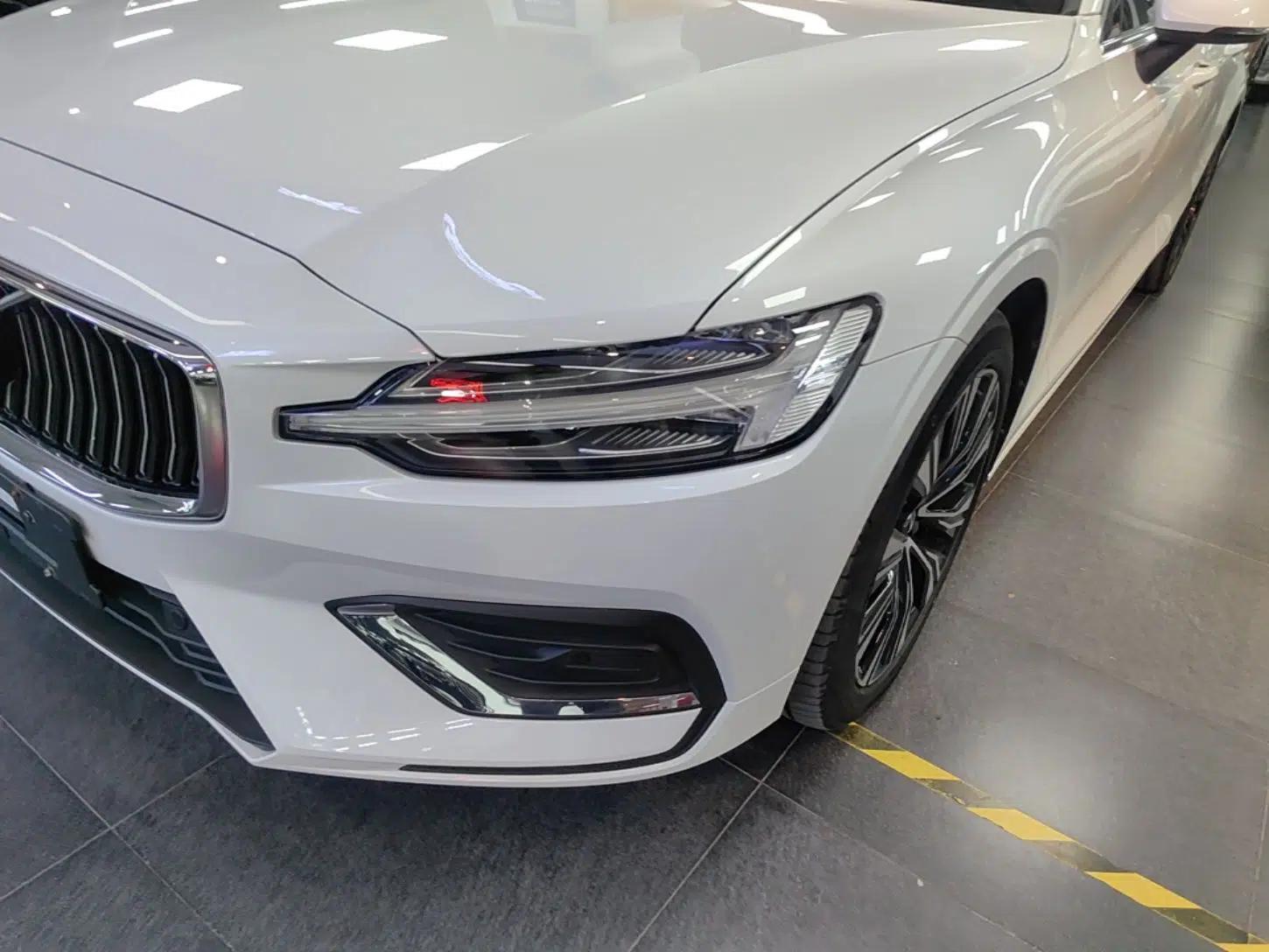 Volvo S60 2023 B4 Zhiyuan Luxury Edition — миниатюра 2