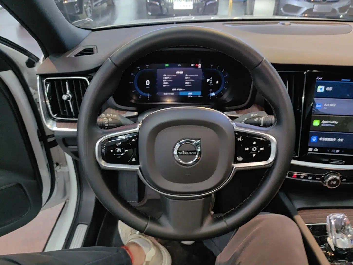 Volvo S60 2023 B4 Zhiyuan Luxury Edition — миниатюра 12