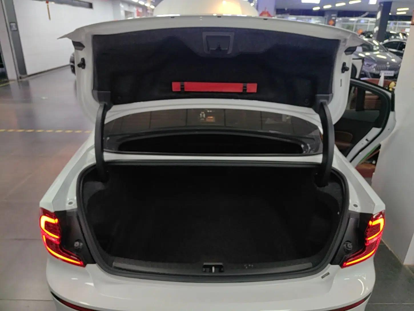 Volvo S60 2023 B4 Zhiyuan Luxury Edition — миниатюра 18