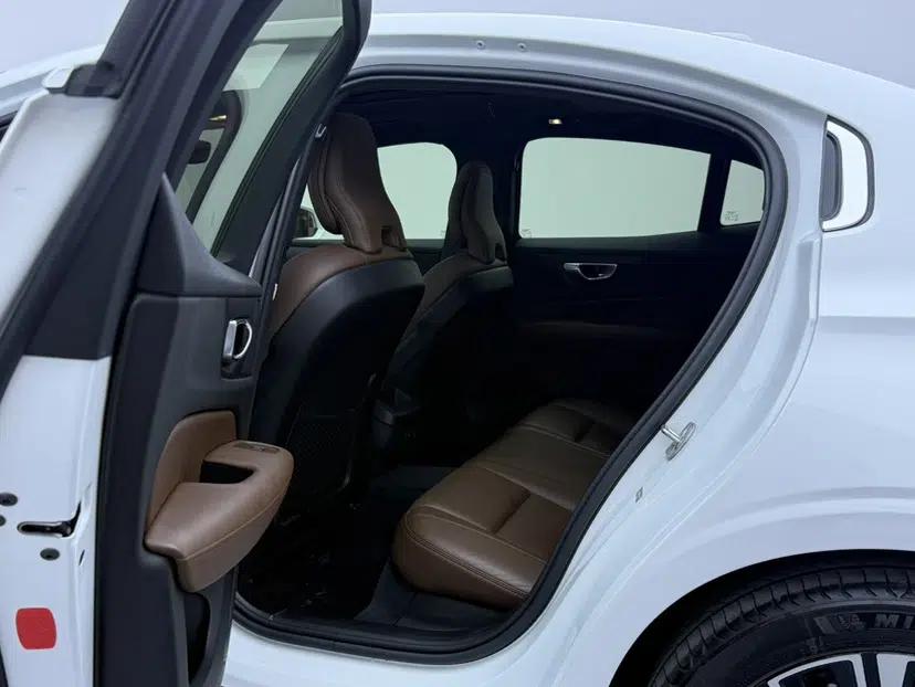 Volvo S60 2023 B4 Zhiyuan Luxury Edition — миниатюра 19