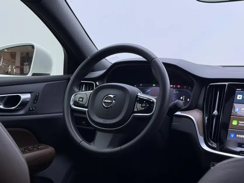 Volvo S60 2023 B4 Zhiyuan Luxury Edition — миниатюра 20