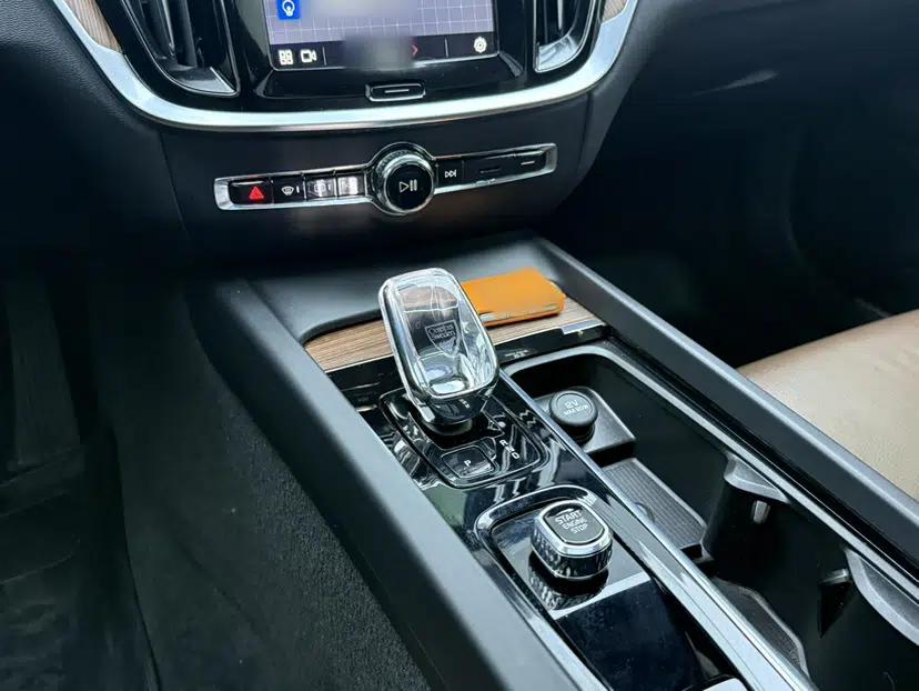 Volvo S60 2023 B4 Zhiyuan Luxury Edition — миниатюра 25