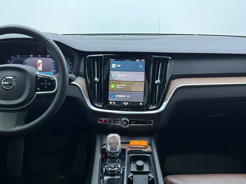 Volvo S60 2023 B4 Zhiyuan Luxury Edition — миниатюра 26