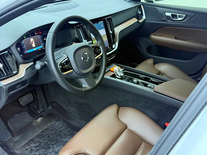 Volvo S60 2023 B4 Zhiyuan Luxury Edition — миниатюра 27