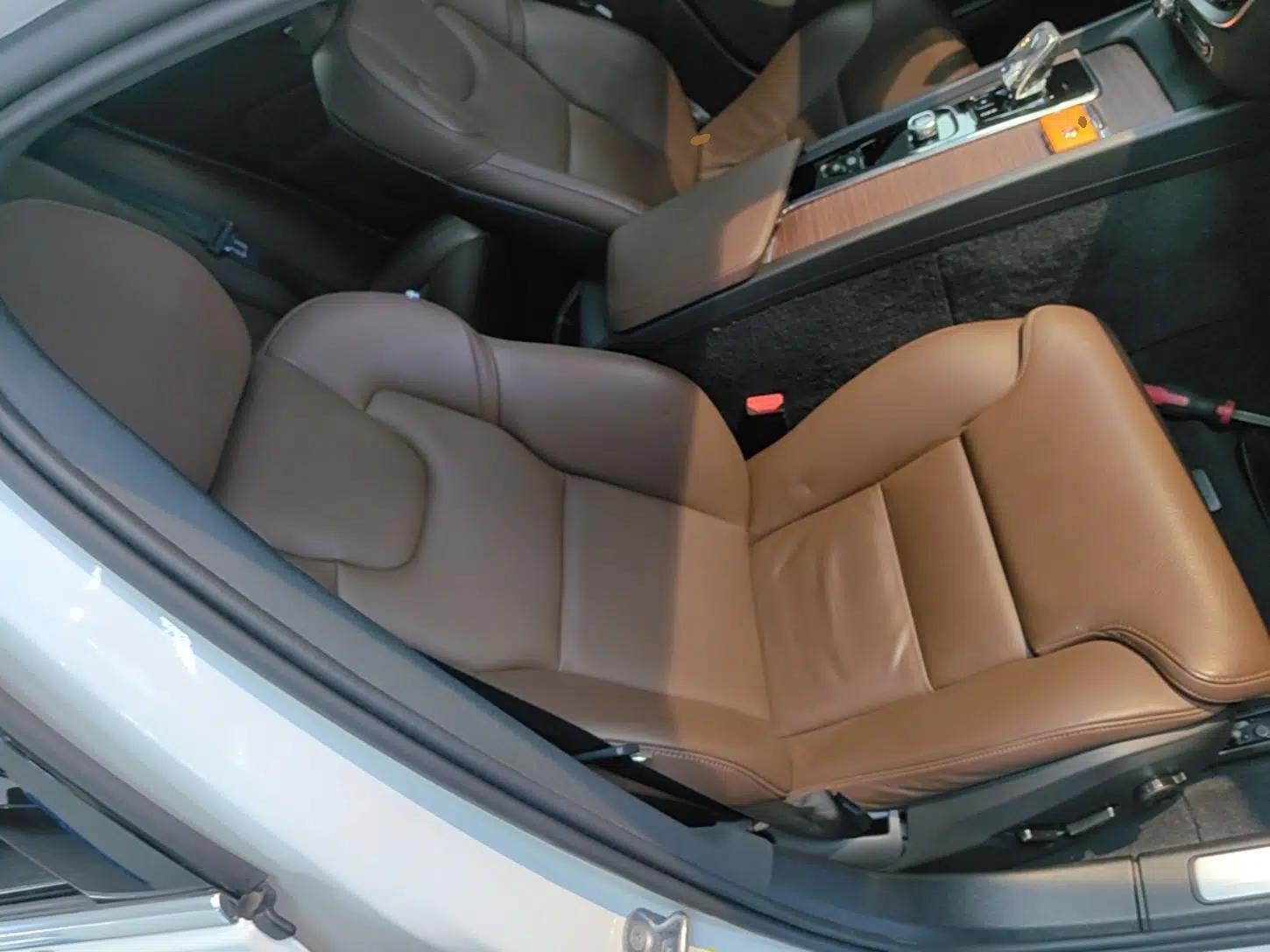 Volvo S60 2023 B4 Zhiyuan Luxury Edition — миниатюра 31