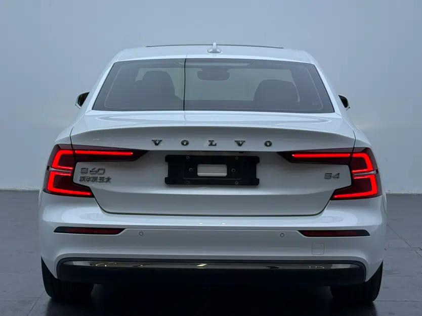 Volvo S60 2023 B4 Zhiyuan Luxury Edition — миниатюра 5