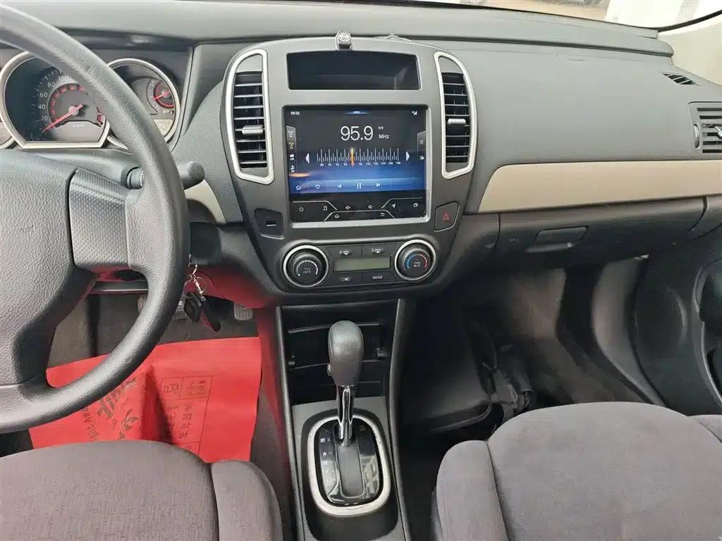 Nissan Sylphy 2019 Classic 1.6XE+ CVT Intelligent Leading Edition — миниатюра 9