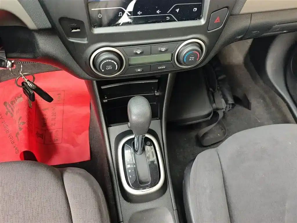 Nissan Sylphy 2019 Classic 1.6XE+ CVT Intelligent Leading Edition — миниатюра 10