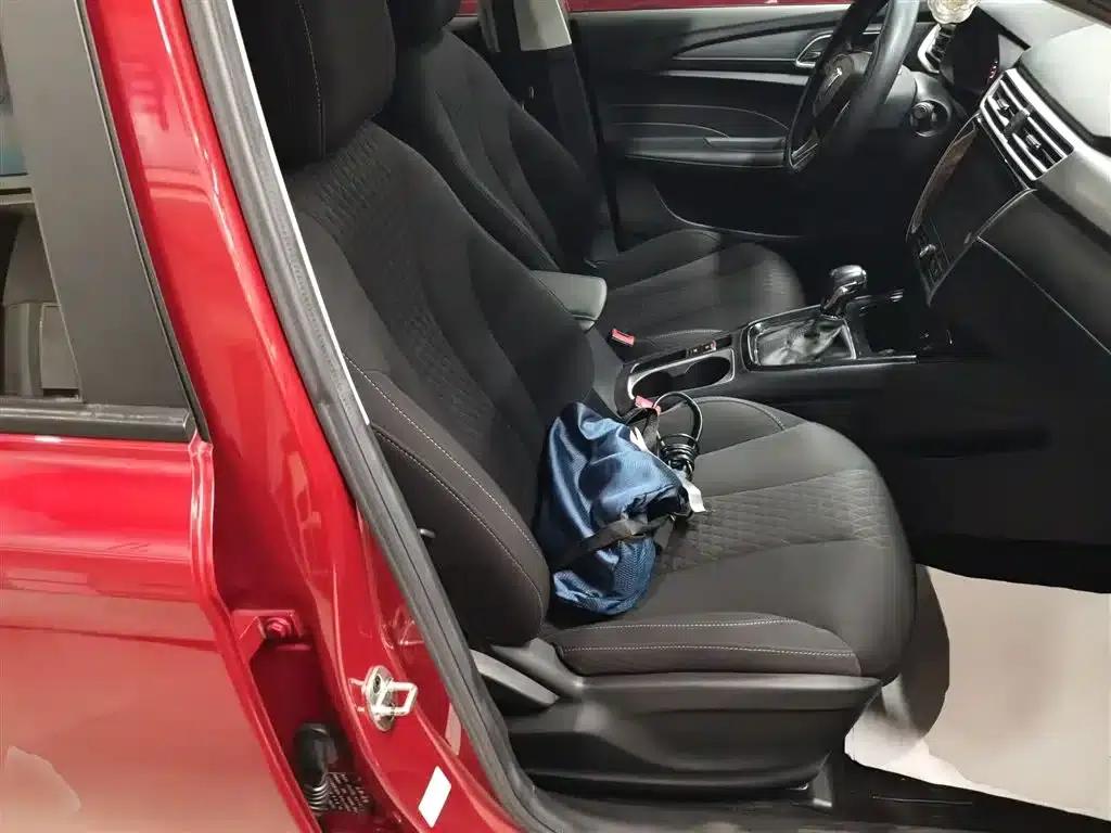 Roewe i5 2020 1.5L Automatic 4G Connected Leading Edition — миниатюра 25