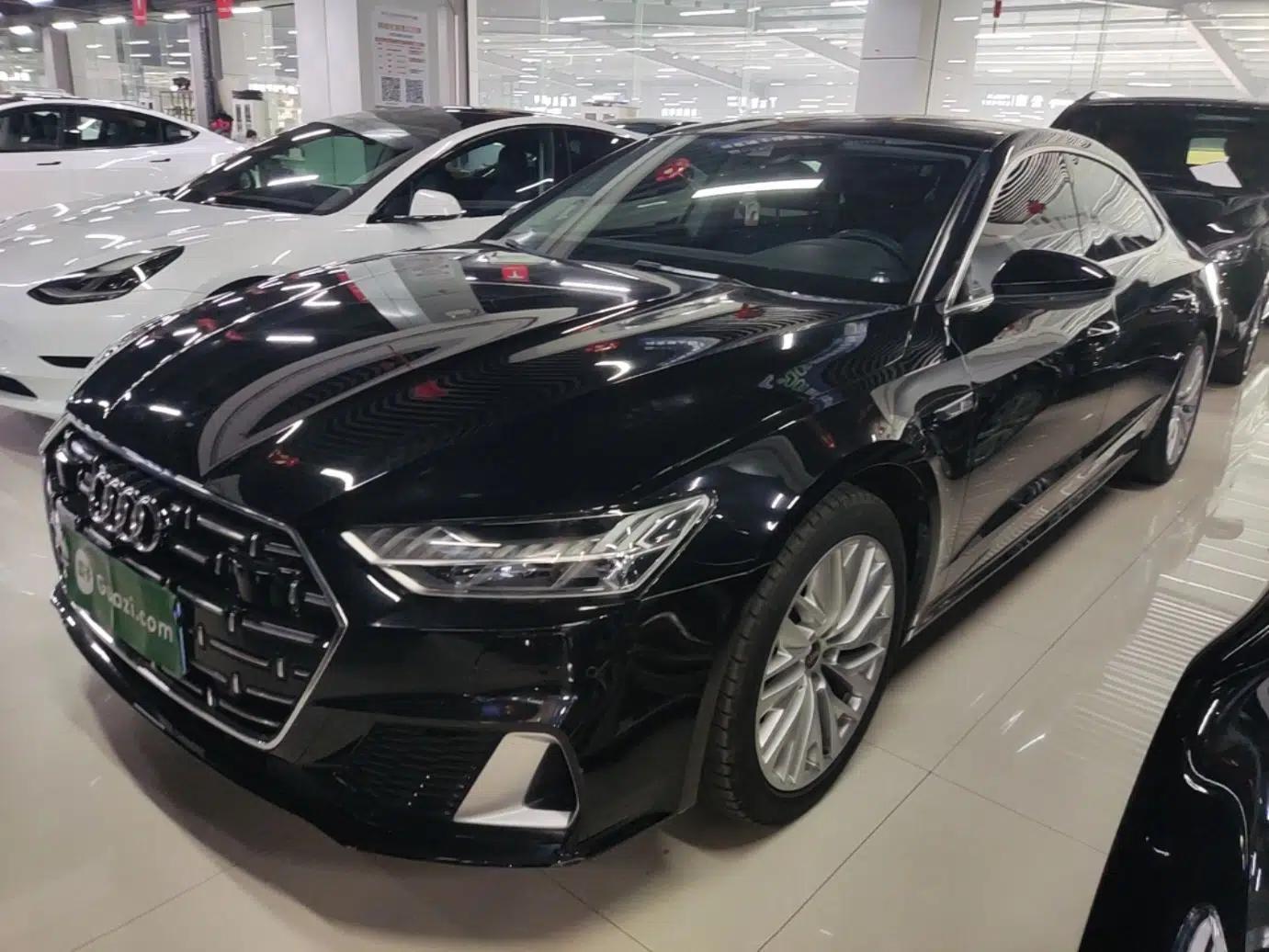 Audi A7L 2024 45TFSI S-line Dream-Building Edition Flow Crystal Package — миниатюра 1
