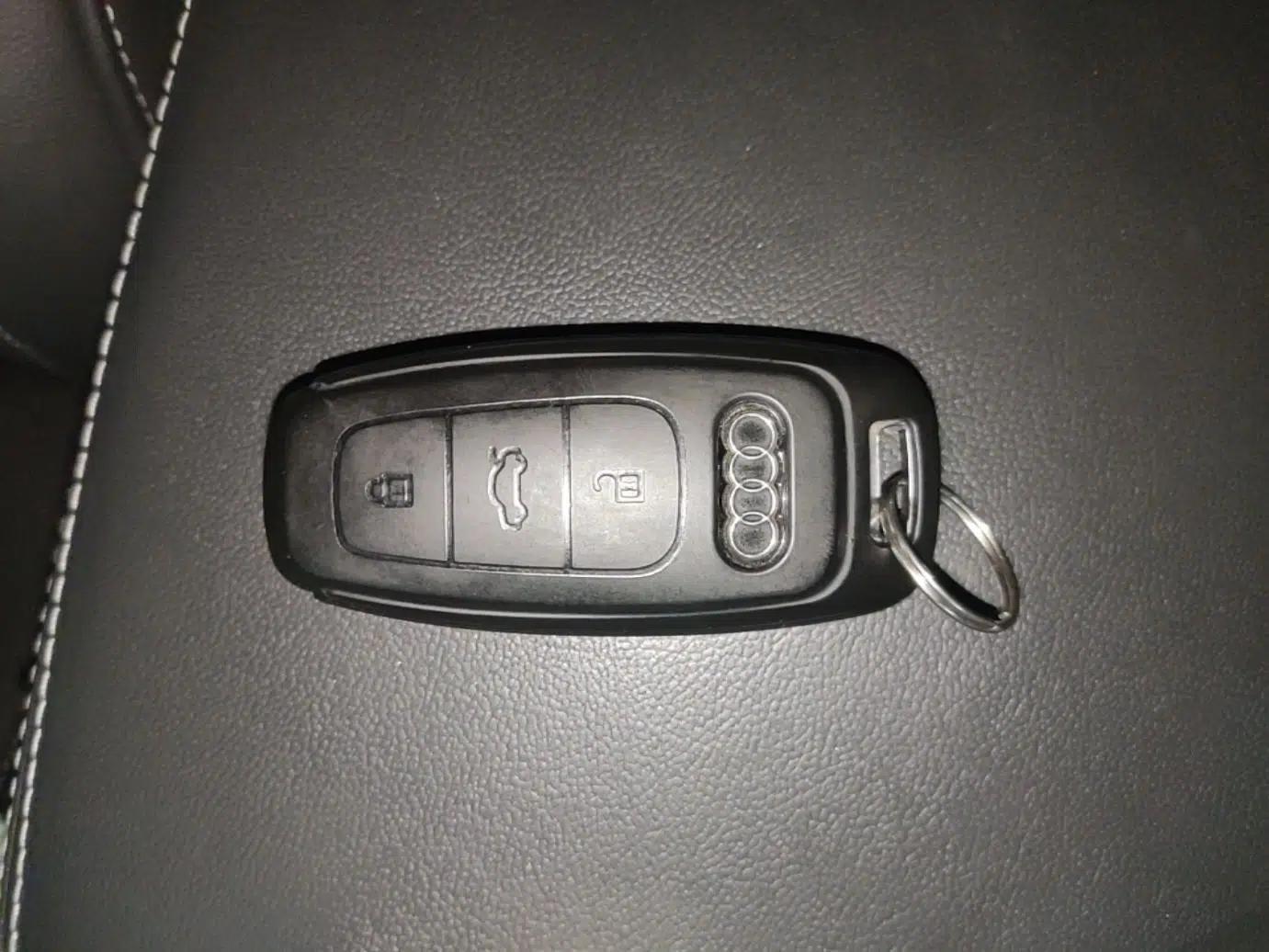 Audi A7L 2024 45TFSI S-line Dream-Building Edition Flow Crystal Package — миниатюра 12