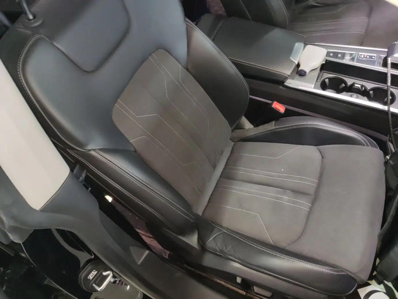 Audi A7L 2024 45TFSI S-line Dream-Building Edition Flow Crystal Package — миниатюра 23
