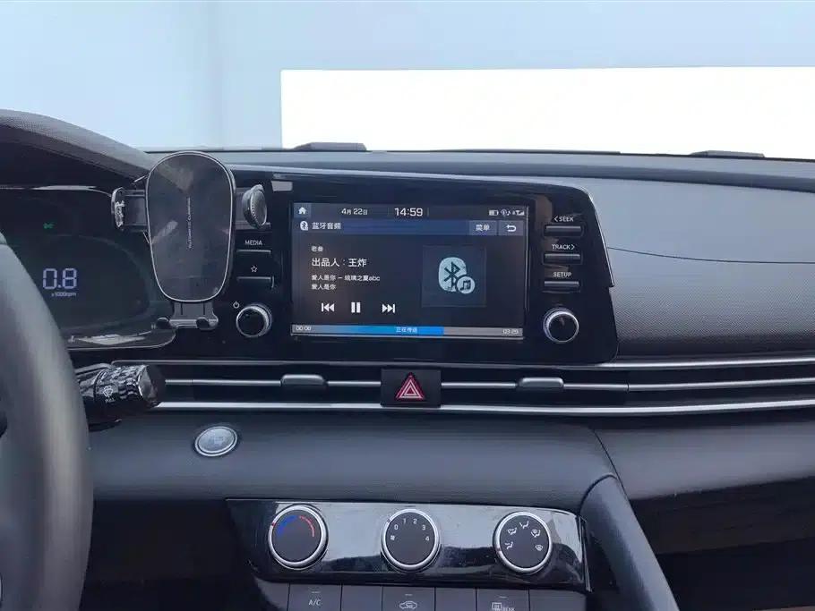 Hyundai Elantra 2023 1.5L CVT GLX Elite Edition — миниатюра 13