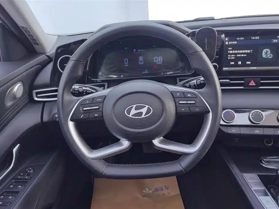 Hyundai Elantra 2023 1.5L CVT GLX Elite Edition — миниатюра 15