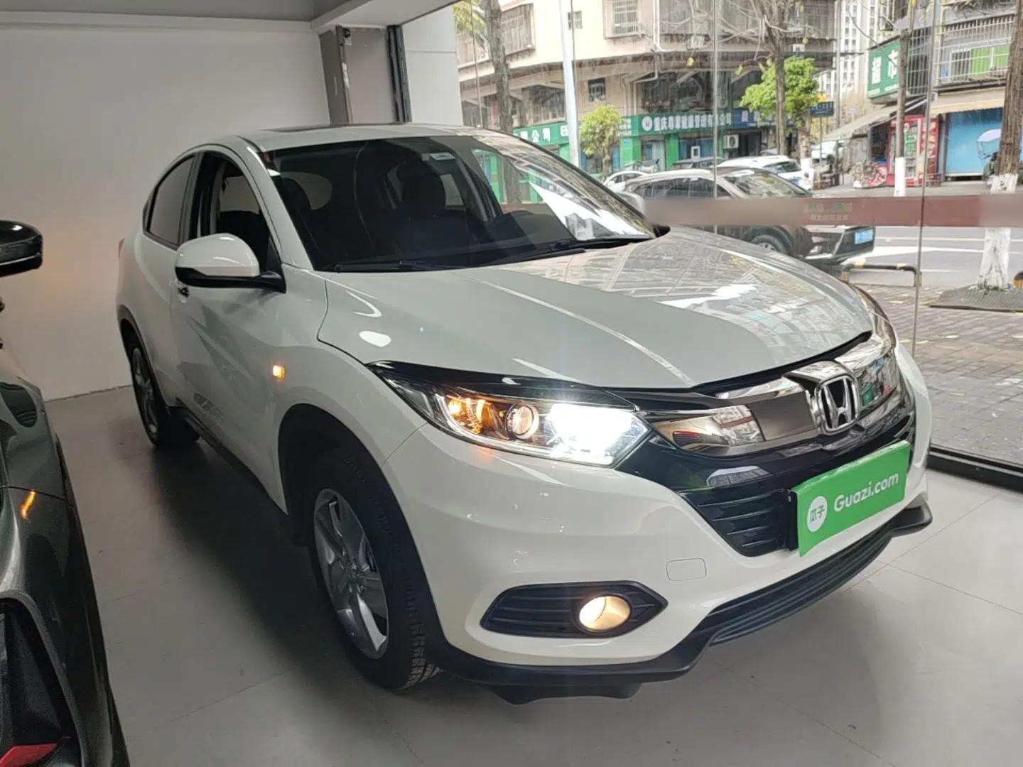 Honda Vezel 2020 1.5L CVT Elite Edition — миниатюра 3