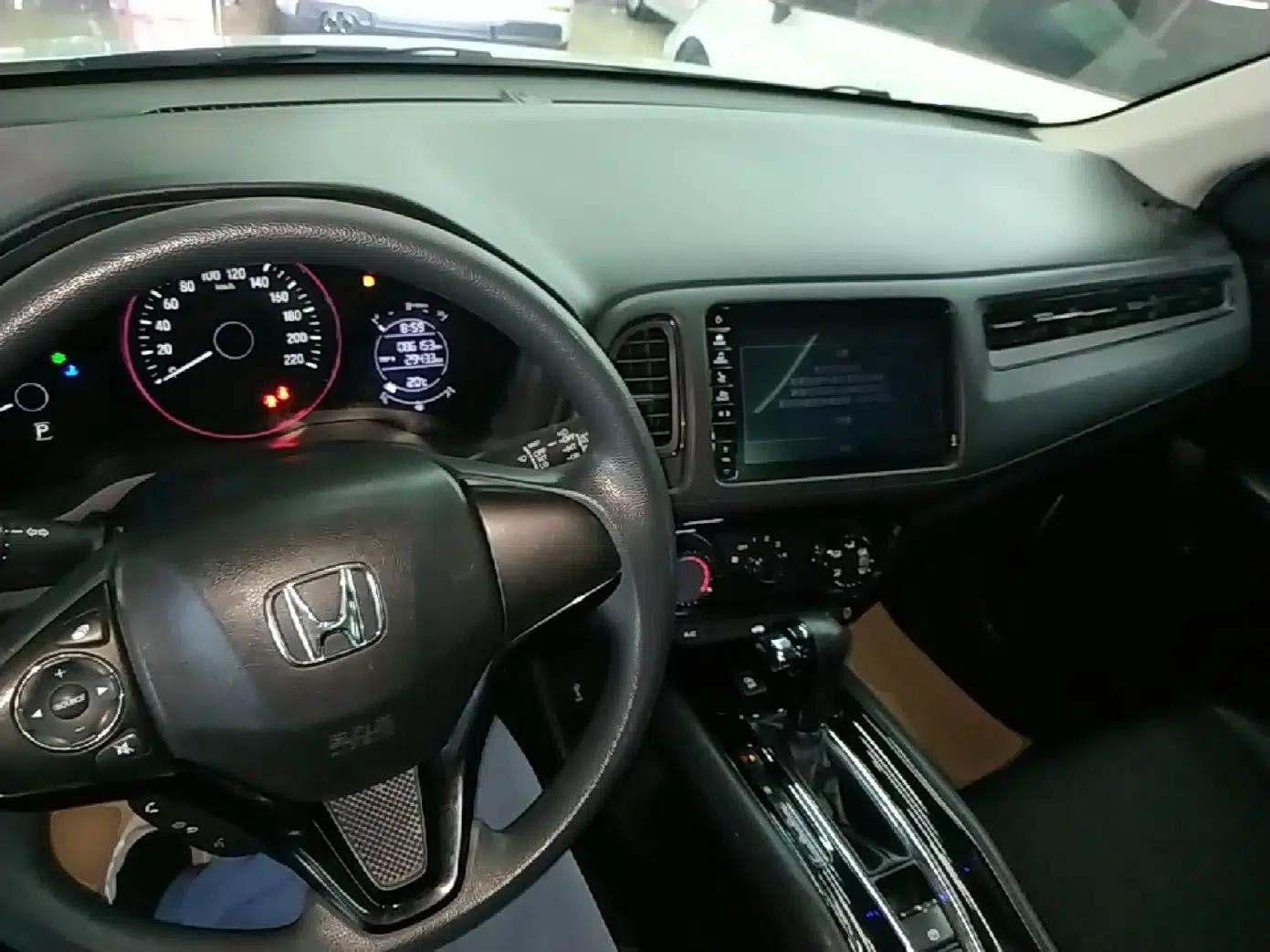 Honda Vezel 2020 1.5L CVT Pioneer Edition — миниатюра 13