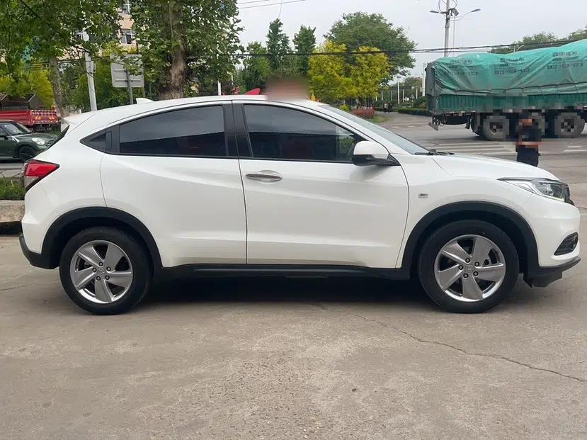 Honda Vezel 2020 1.5L CVT Elite Edition — миниатюра 6