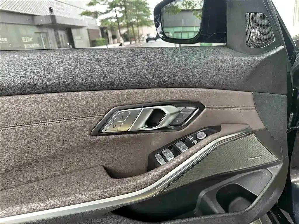 2021 BMW 3 Series 325Li M Sport Shadow Edition — миниатюра 17