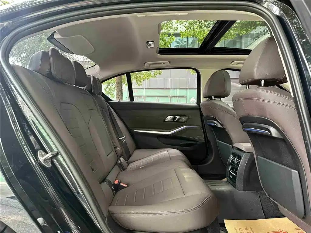 2021 BMW 3 Series 325Li M Sport Shadow Edition — миниатюра 20