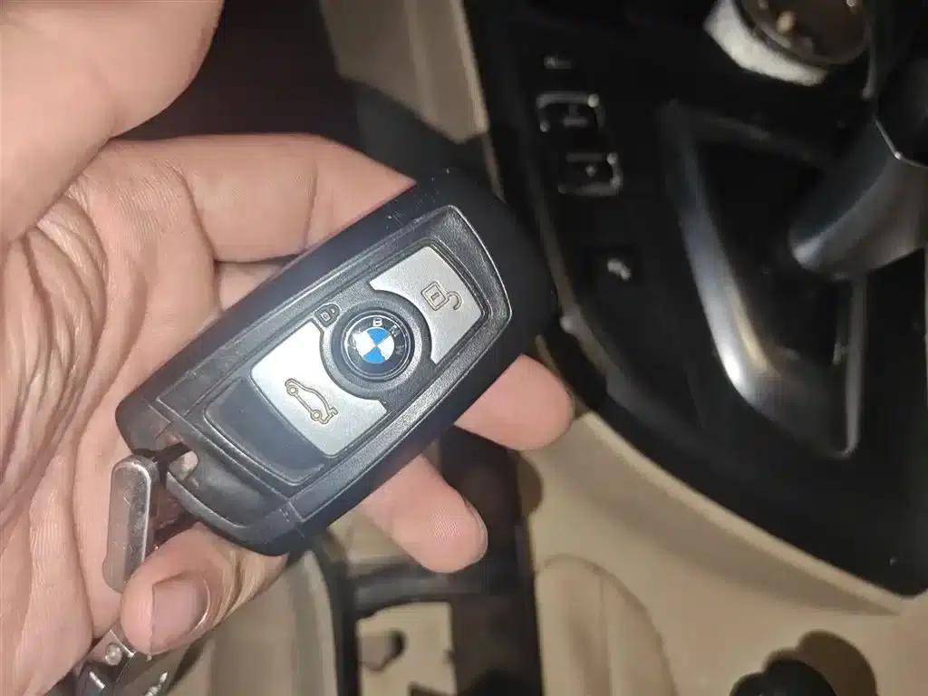 BMW 3 Series 2015 316Li Fashion Edition — миниатюра 12