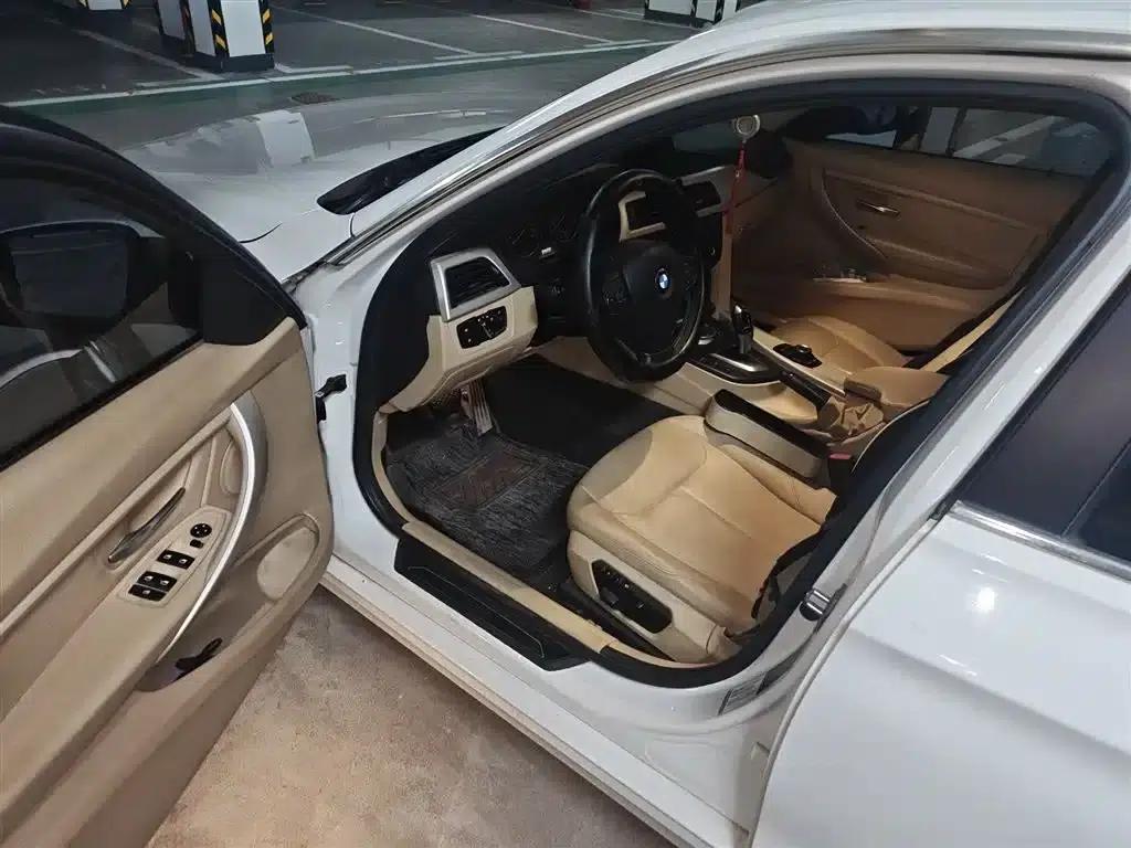 BMW 3 Series 2015 316Li Fashion Edition — миниатюра 14