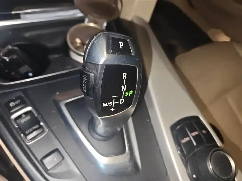 BMW 3 Series 2015 316Li Fashion Edition — миниатюра 7