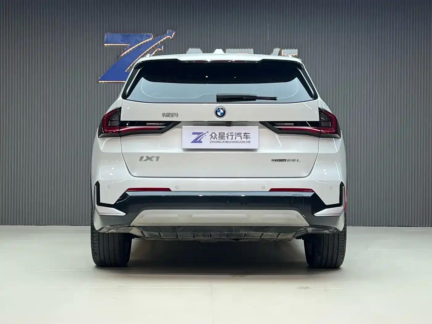 BMW iX1 2023 eDrive25L X Design Package — миниатюра 2