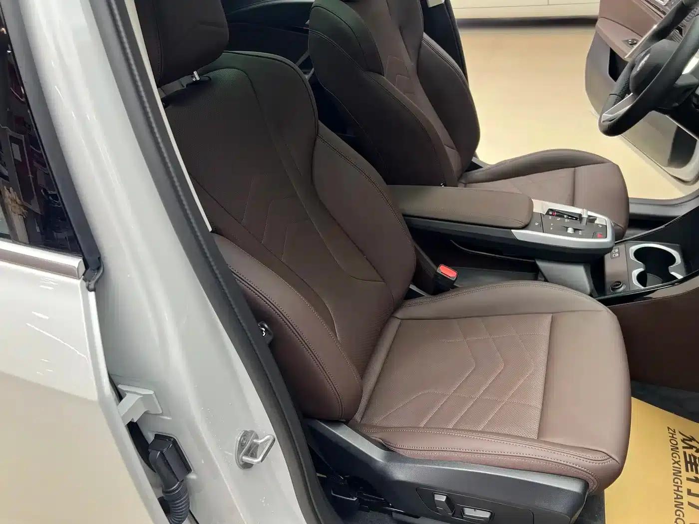 BMW iX1 2023 eDrive25L X Design Package — миниатюра 12
