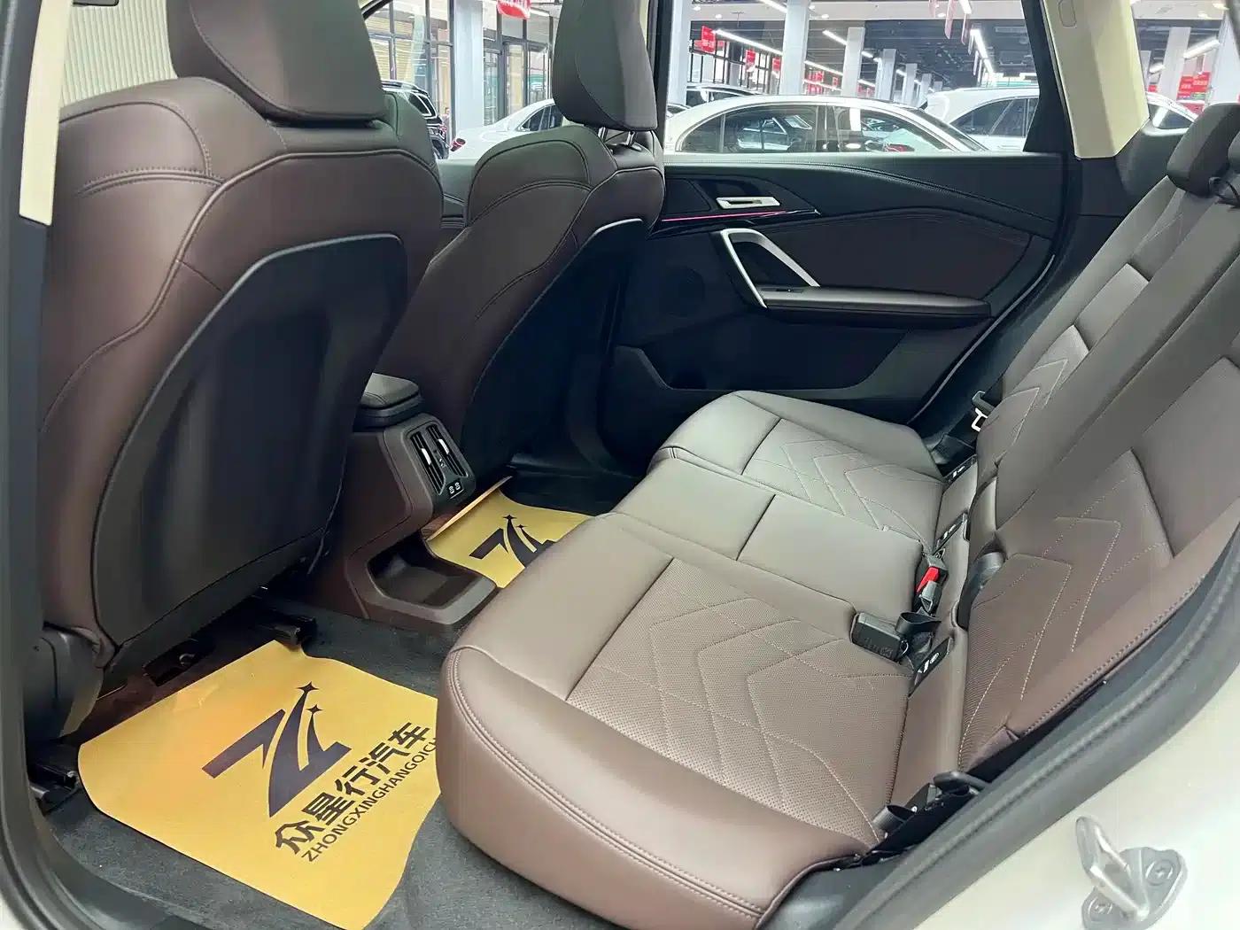 BMW iX1 2023 eDrive25L X Design Package — миниатюра 8