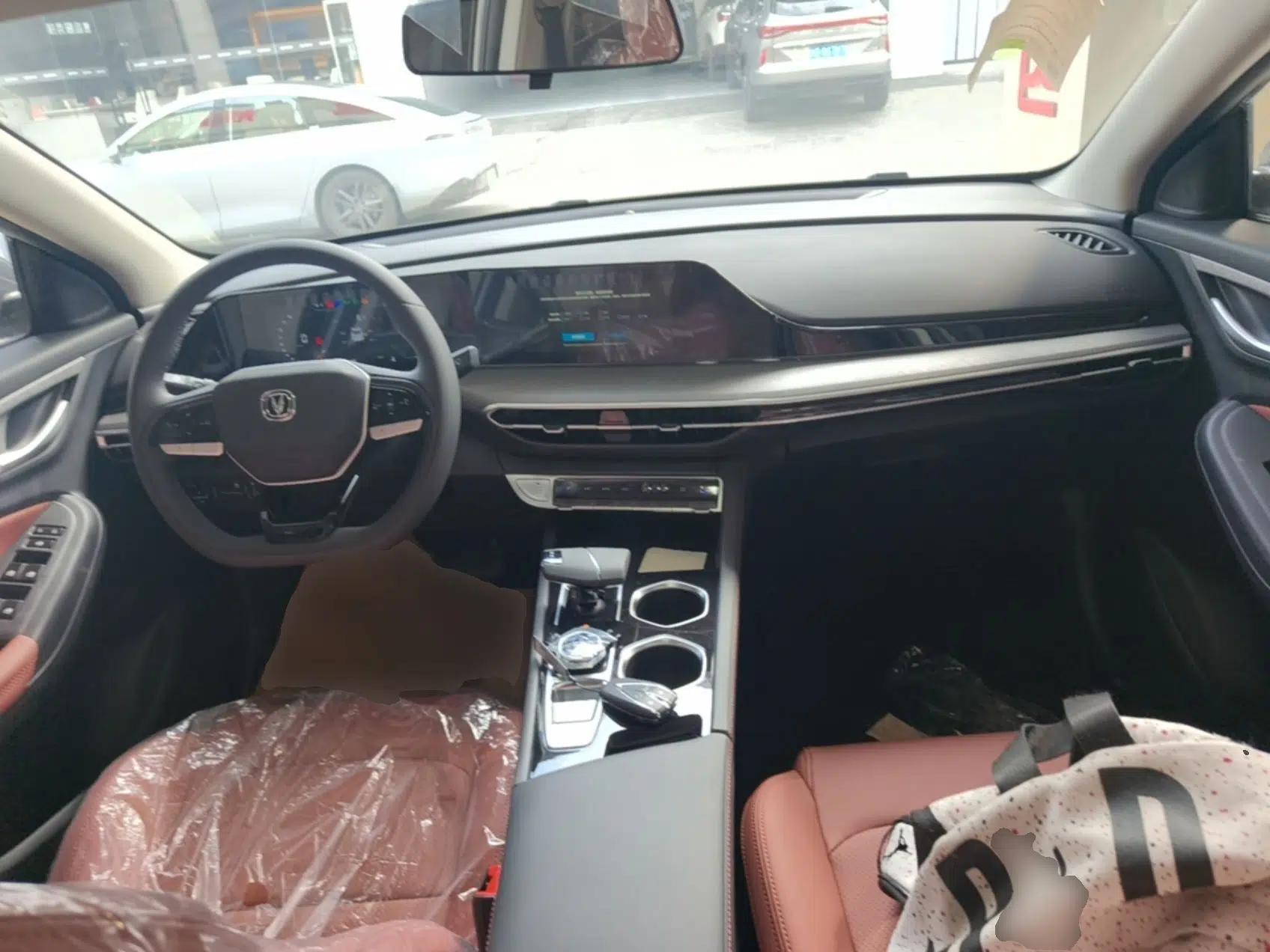 CHANGAN Eado 2025 PLUS 1.4T Dual-Clutch High-Energy Version — миниатюра 13