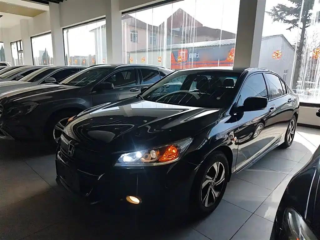 2016 Honda Accord 2.0L Comfort Edition — миниатюра 1