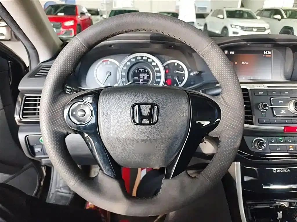 2016 Honda Accord 2.0L Comfort Edition — миниатюра 11