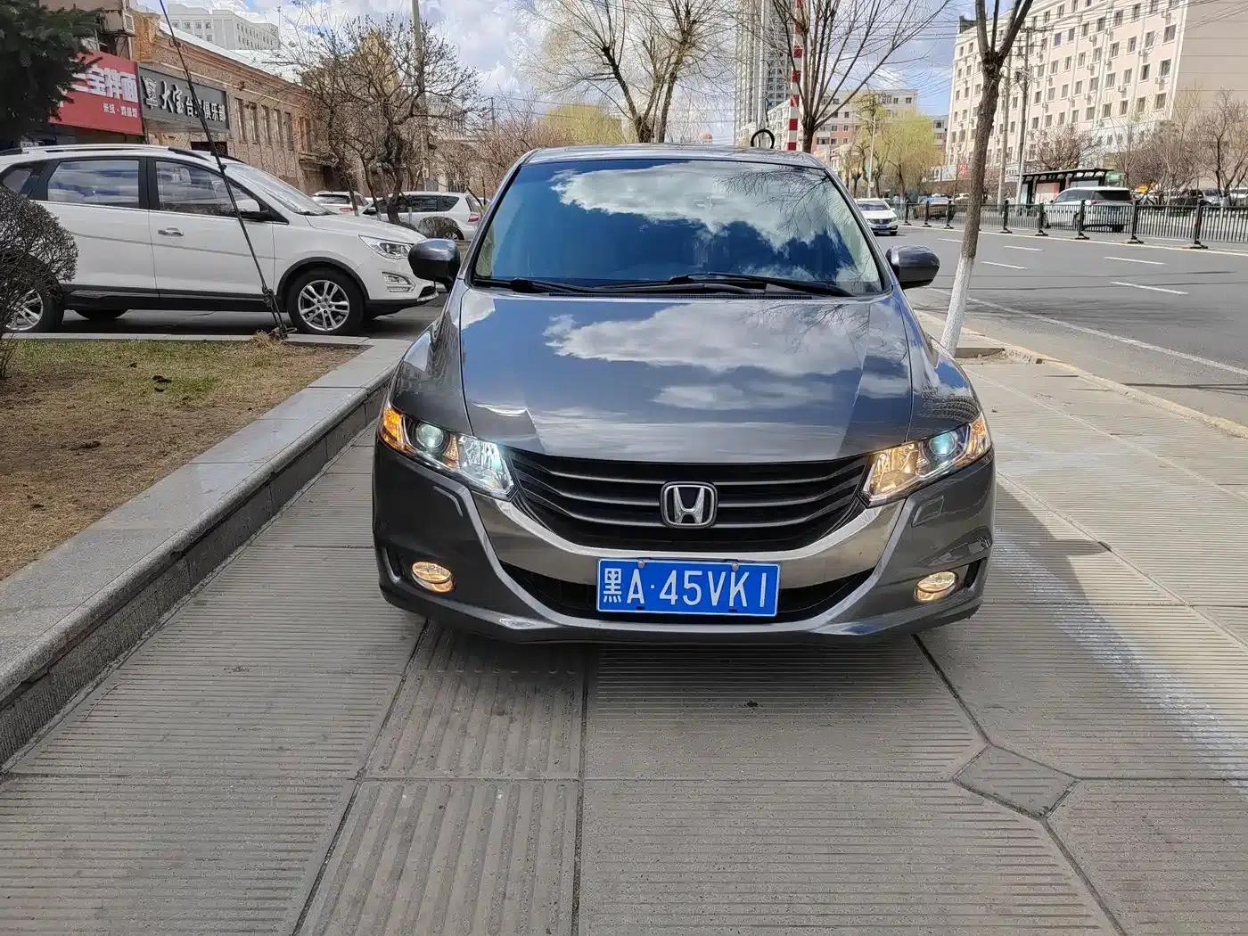 2009 Odyssey 2.4L Luxury Edition — миниатюра 2