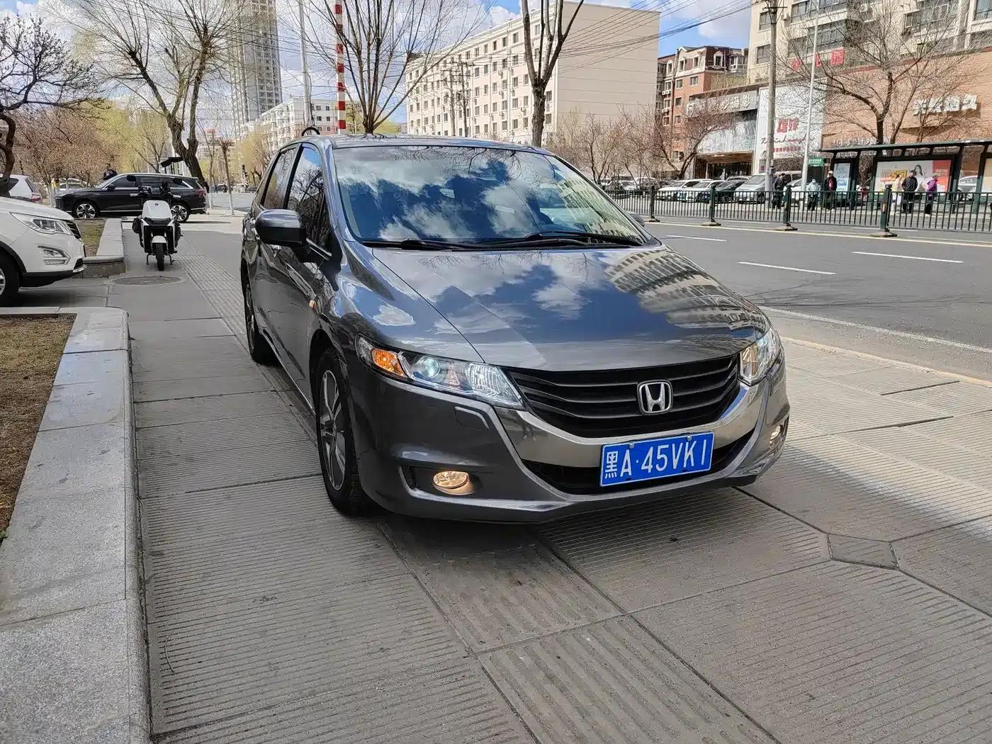 2009 Odyssey 2.4L Luxury Edition — миниатюра 3