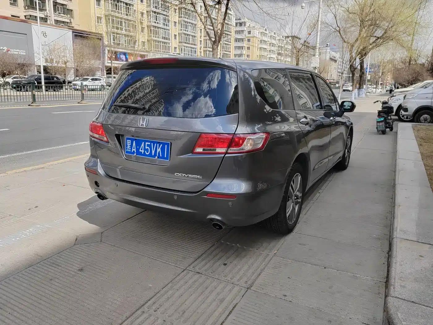 2009 Odyssey 2.4L Luxury Edition — миниатюра 5