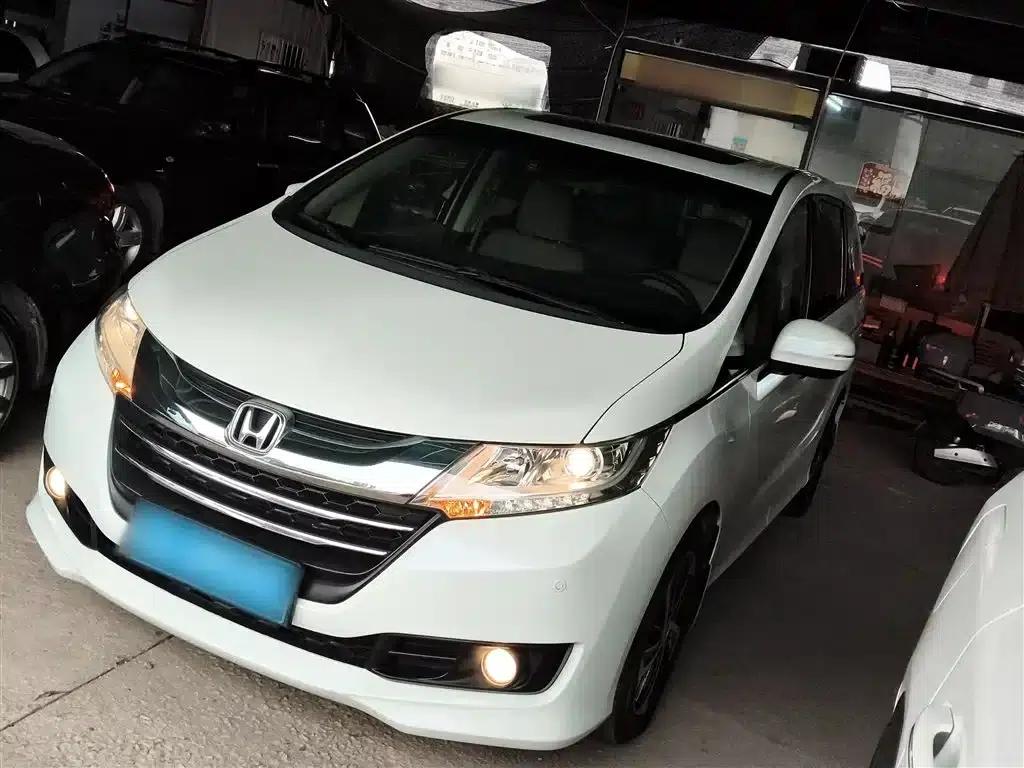 2017 Odyssey 2.4L Luxury Edition — миниатюра 1