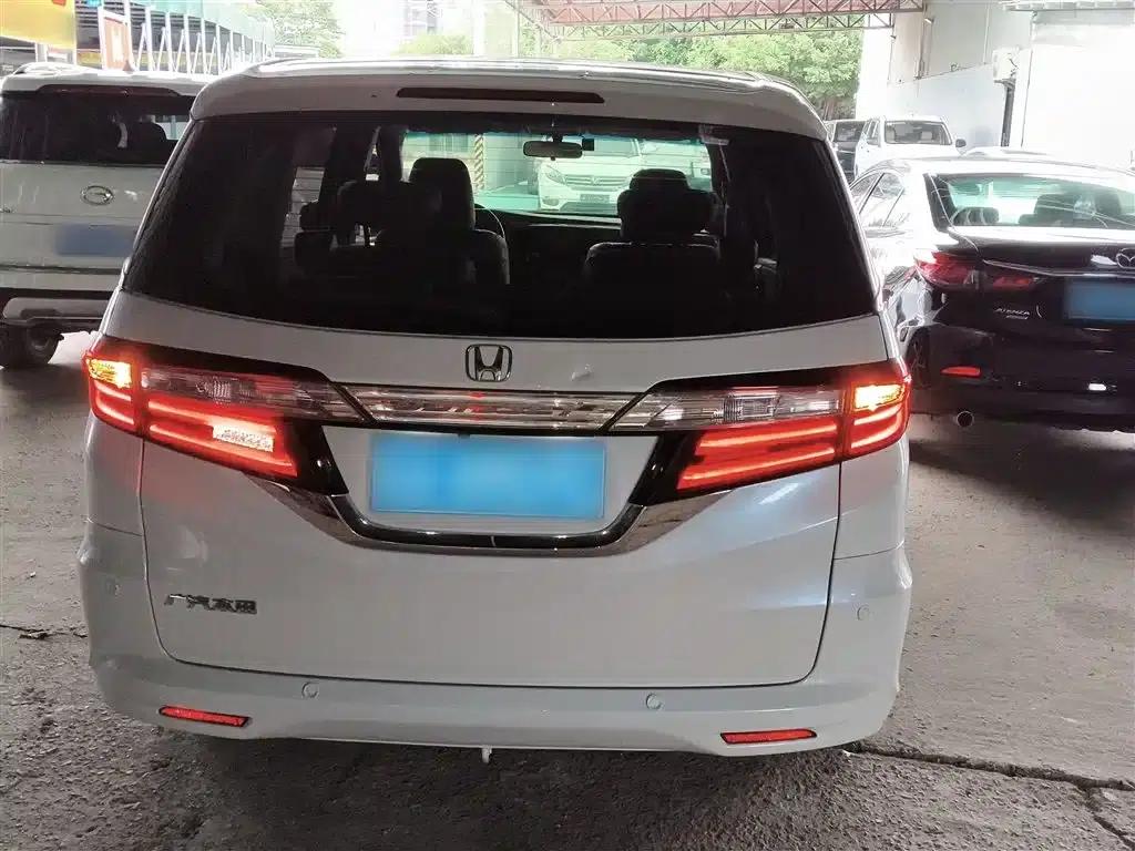 2017 Odyssey 2.4L Luxury Edition — миниатюра 4