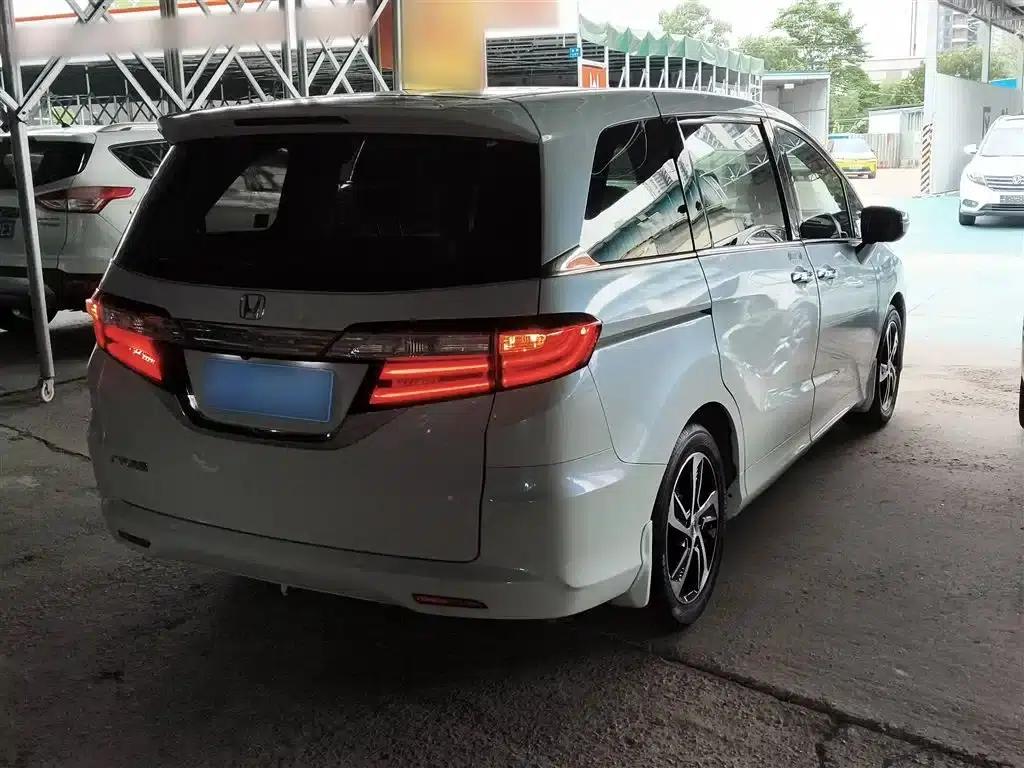 2017 Odyssey 2.4L Luxury Edition — миниатюра 5
