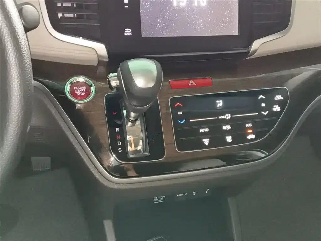 2017 Odyssey 2.4L Luxury Edition — миниатюра 10