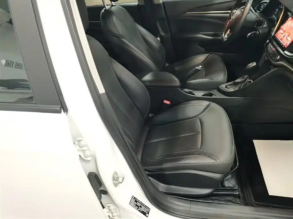Buick Excelle 2021 Facelift 1.3T Automatic Mild Hybrid Elite — миниатюра 25