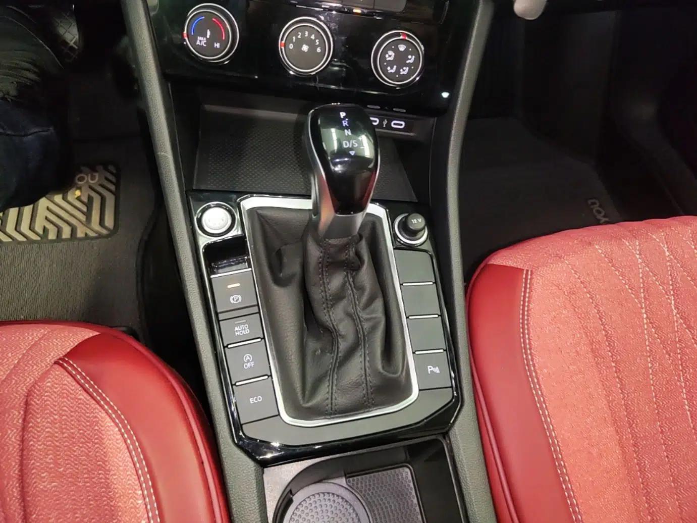 Volkswagen Sagitar 2024 300TSI DSG Excellence Edition — миниатюра 17