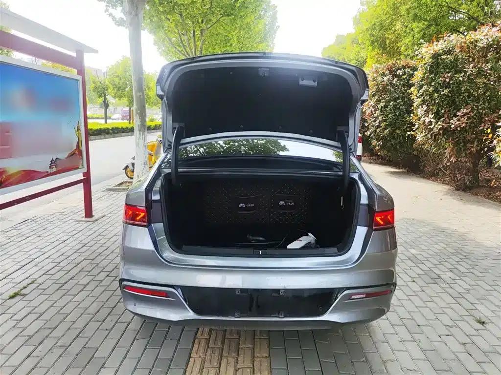 Qin PLUS 2024 Glory Edition DM-i 55KM Leading Model — миниатюра 17